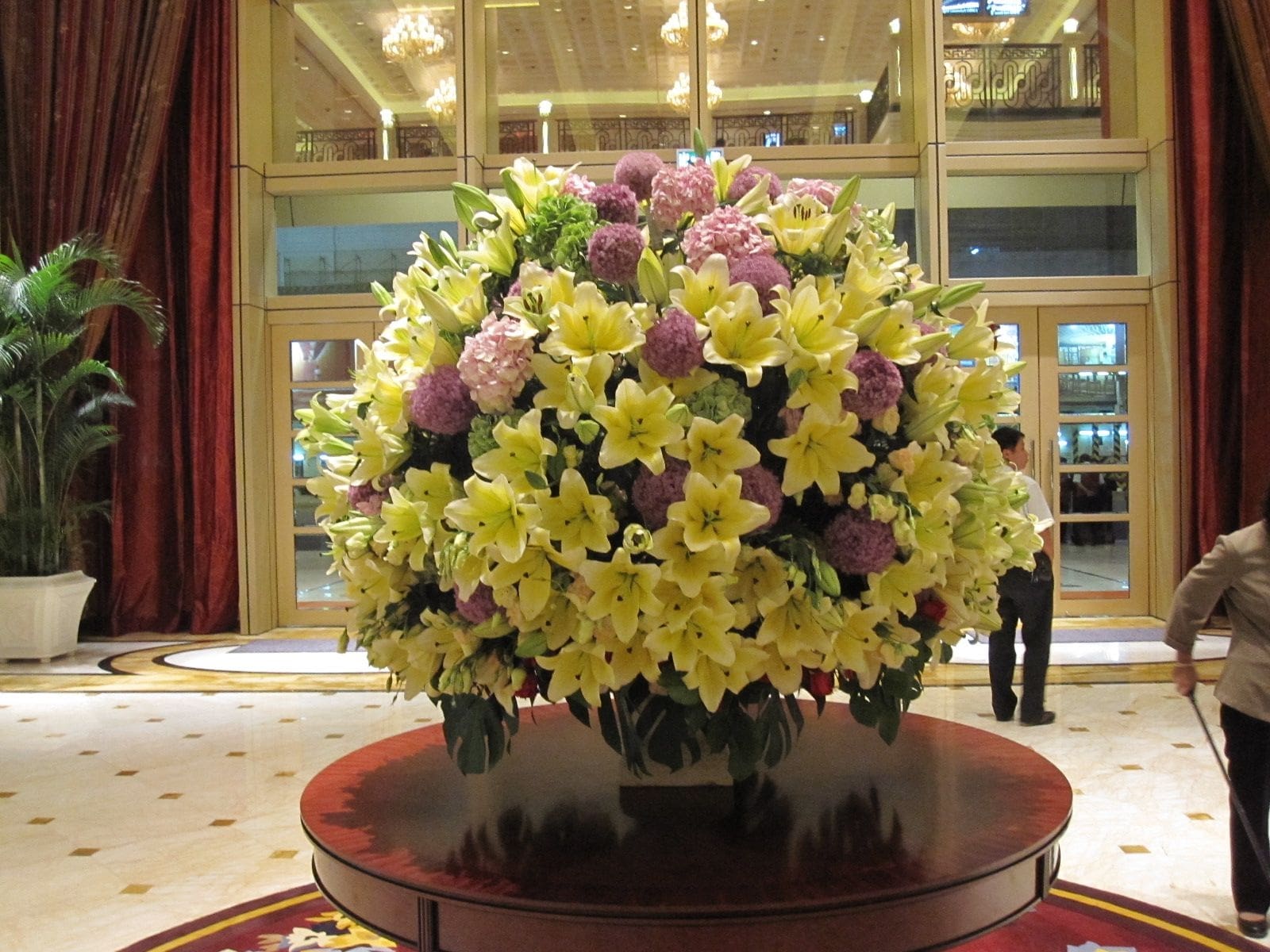 цветочное оформление гостиниц в Москве